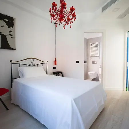 Apartment Amore - Live