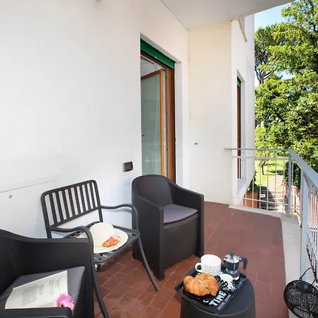 Apartment Amore - Live